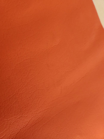 Ancien coupon de tissu skai orange chute long etroit B8