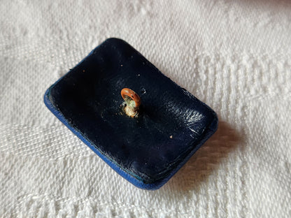 Ancien bouton en cuir bleu  design collection 2  sur 2,9  cm G10J
