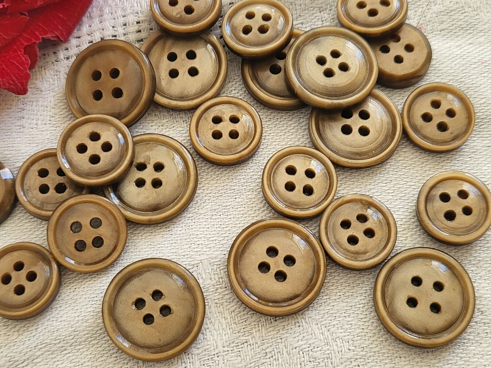 Lot 21 boutons vintage marron panaché 1,1 et 1,4 cm ref 1980
