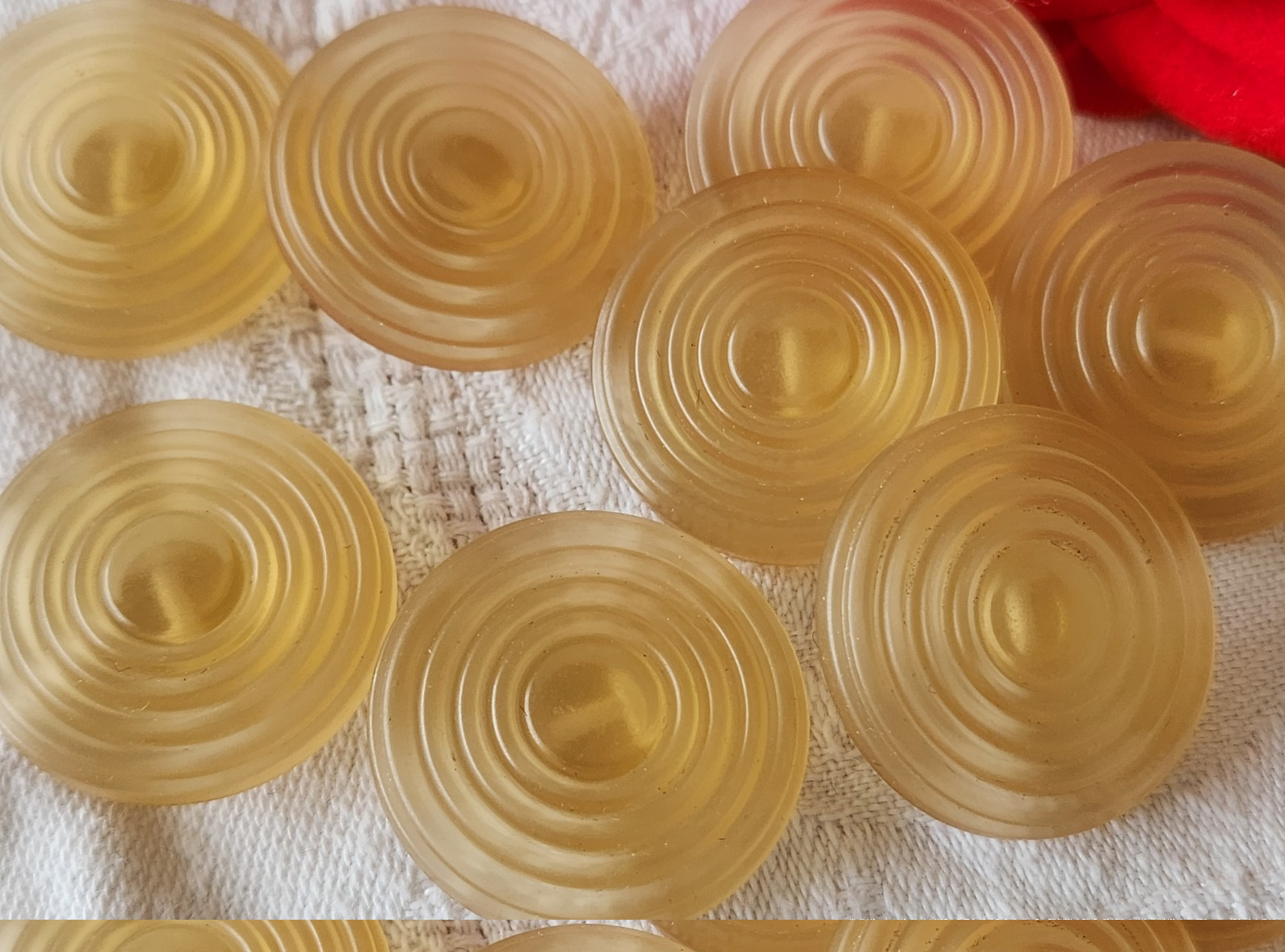 Lot 6 gros boutons vintage jaune mat 2,6 cm pied ref 5990 **