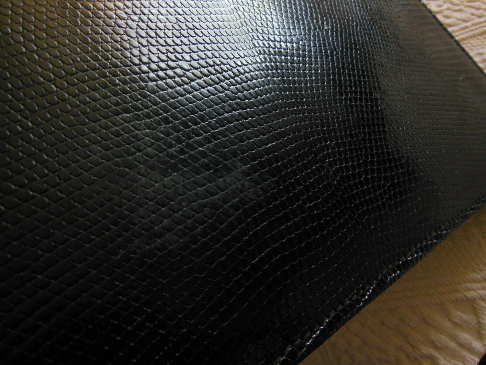  Ancien sac à main noir effet peau belle qualité 