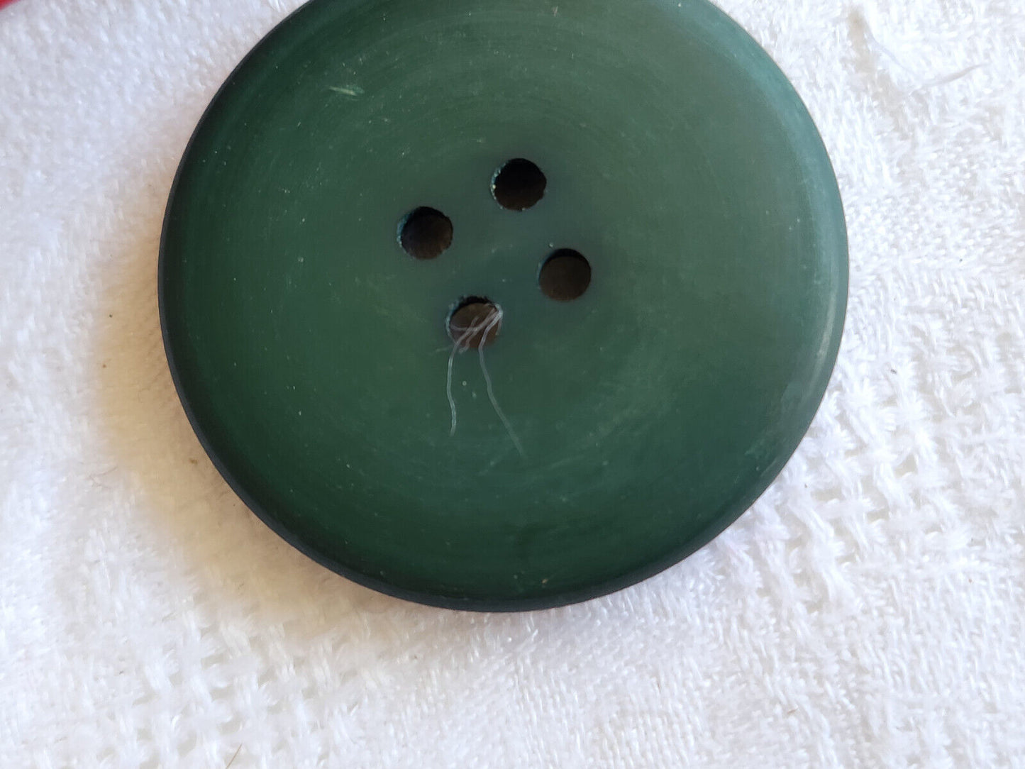 Gros bouton vintage vert mat travaillé épais trou 4,3 cm / 43 mm XXL ref 6045