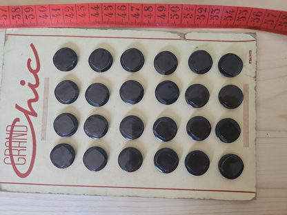 Lot 10 plaques de boutons anciens complétes n°1