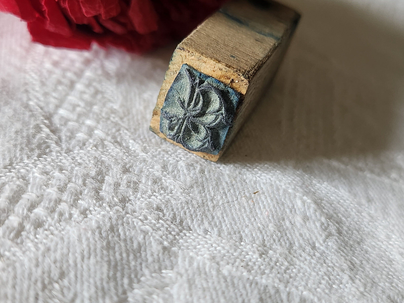 Mini tampon ancien monogramme B  broderie feston collection couture mercerie