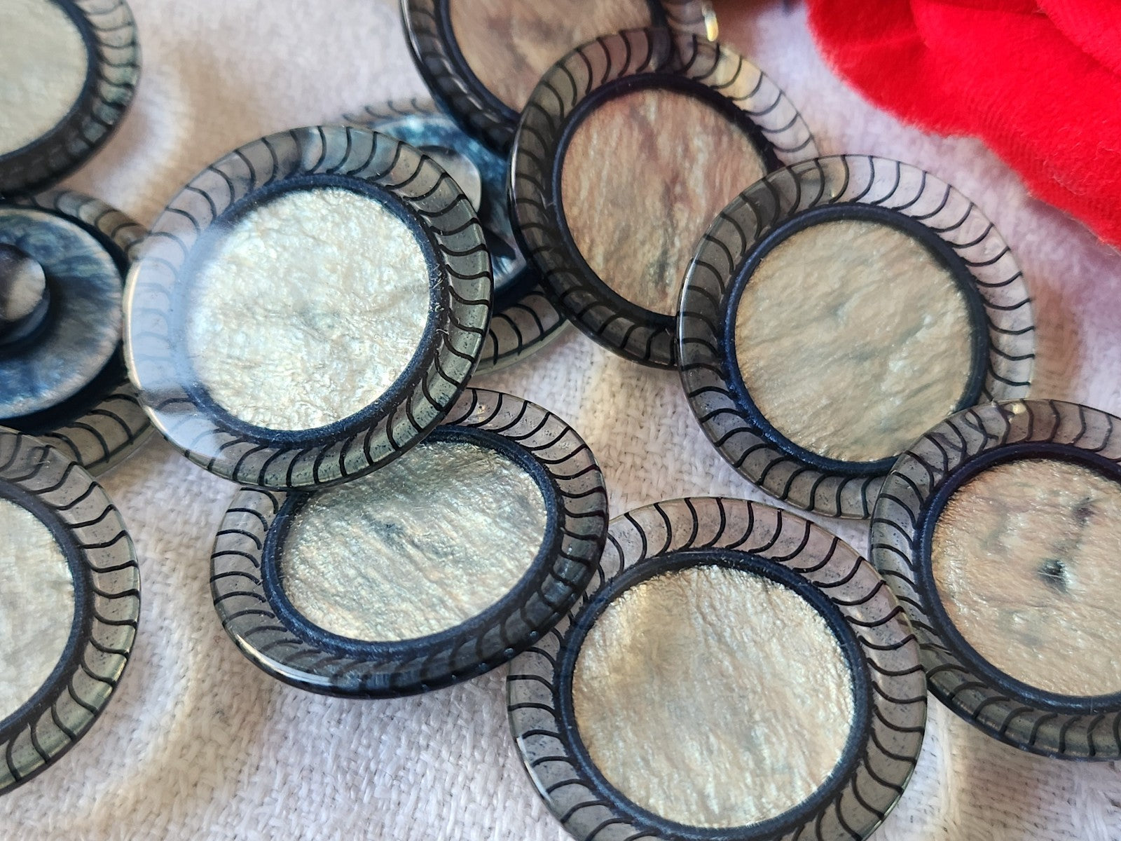 Lot 6 jolis boutons vintage bleu coeur satiné à pied 2,3 cm ref 6112