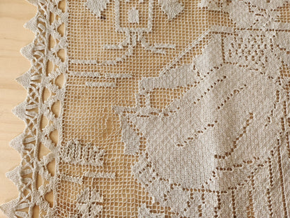 Grande application ancienne quelques brides a remanier moulins 30,5 sur 28cm  B8