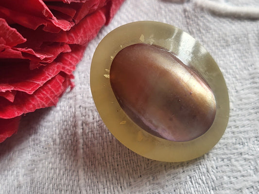 Bouton ancien gros cabochon en nacre ovale original 2,1 sur 2,5 bombé G10F