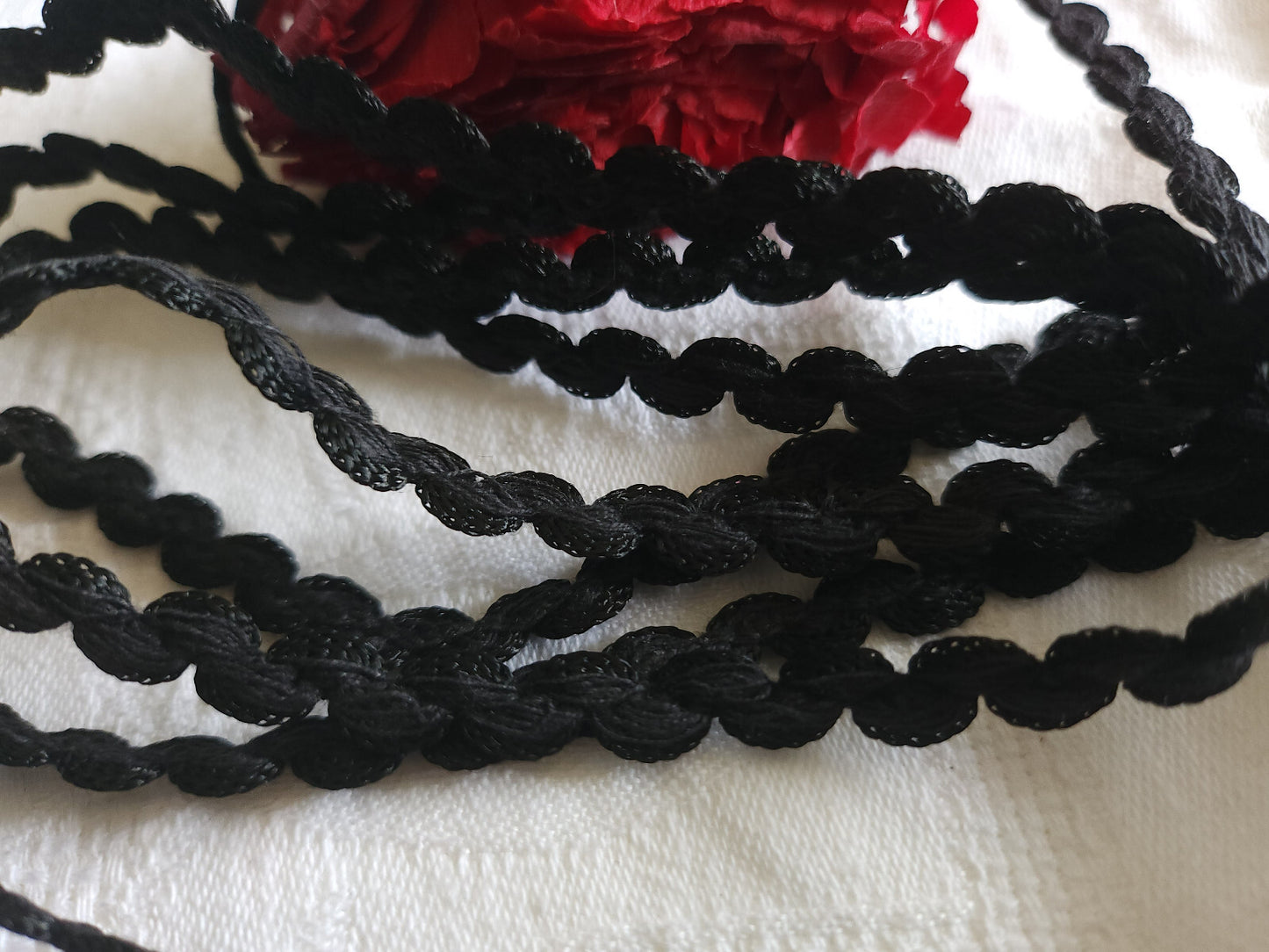 Galon vintage bordure  noir satiné 5 mètres sur 0,7 cm B6