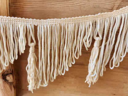 Galon vintage lumineux crème franges et pompons 1 métre 70 T2-17