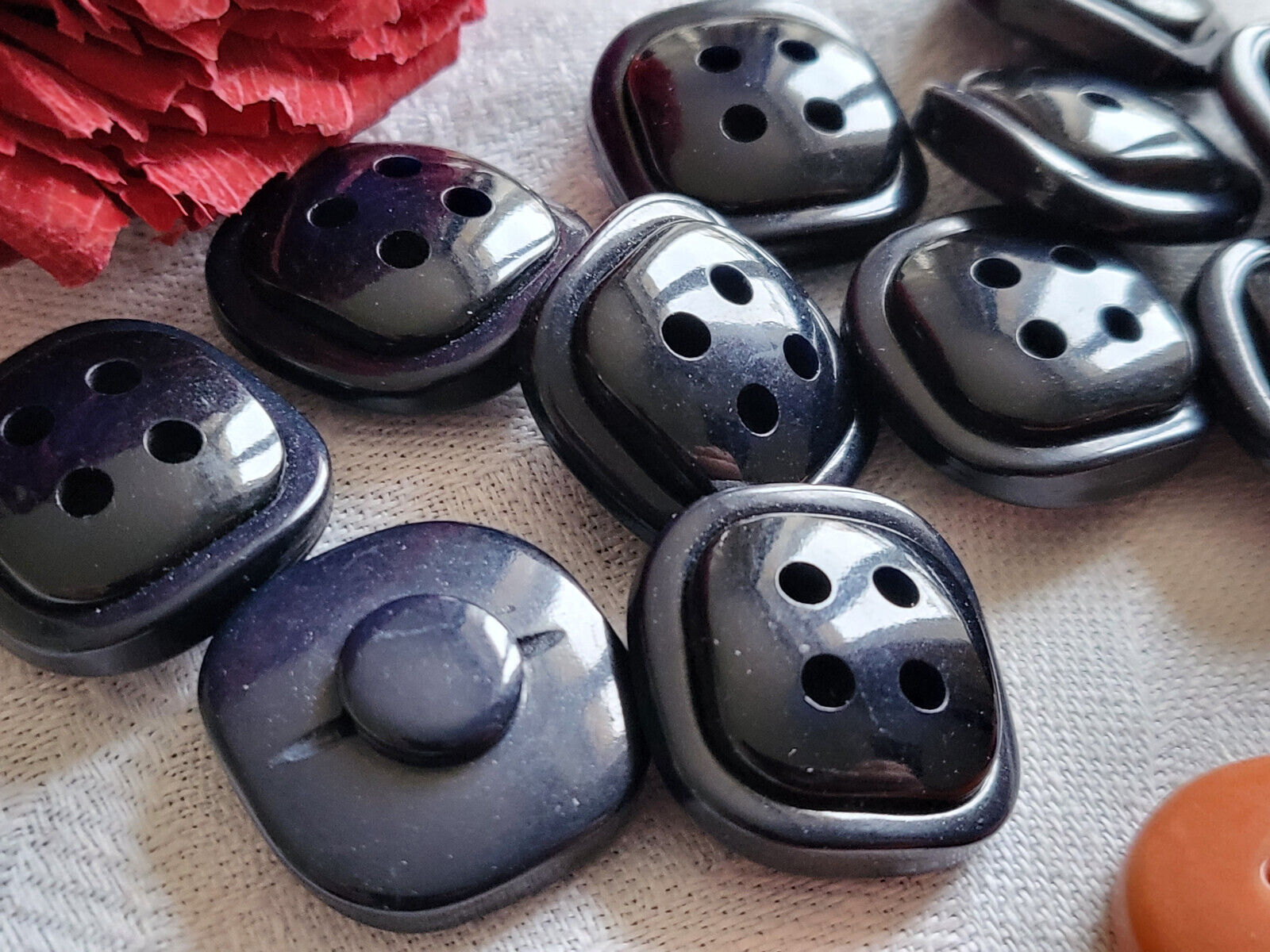 Lot 10 boutons vintage bleu foncé à pied épais diamètre  1,9 cm ref 1171