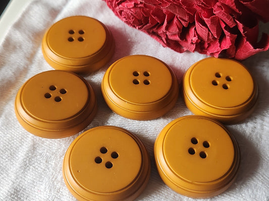 Lot 6 boutons vintage ocre mcamel épais trous 2,8 cm ref 5662