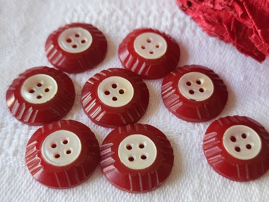 Lot 8 boutons anciens  collection art deco nacre rouge 1,5 cm ref 5458