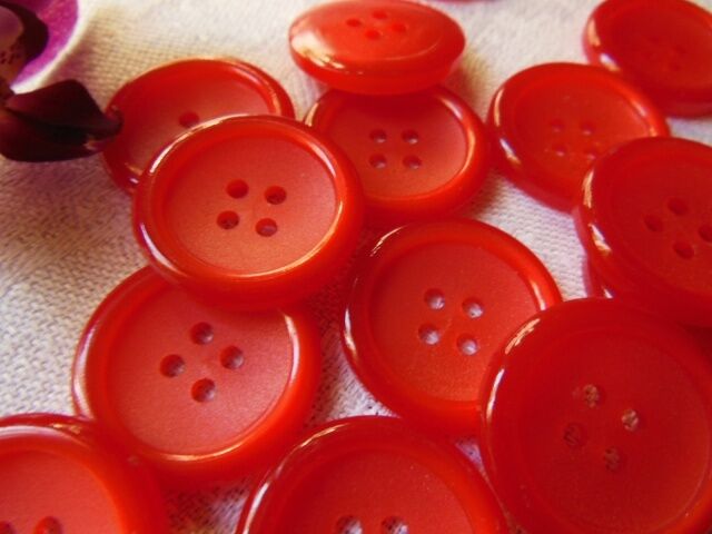 Lot 12 Boutons vintage rouge  pourtour lumineux 4 trous diamètre 2,2 cm ref 1229