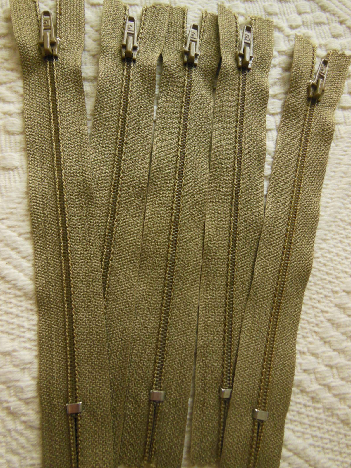 Lot  6 fermeture éclair 14 cm vert kaki  non séparable A84