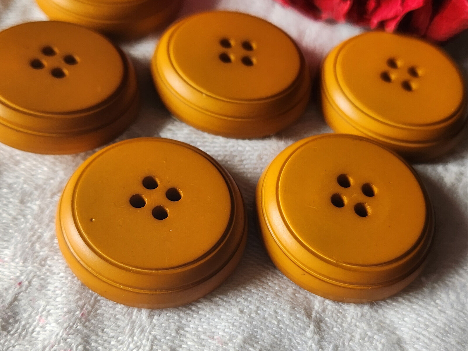 Lot 6 boutons vintage ocre mcamel épais trous 2,8 cm ref 5662