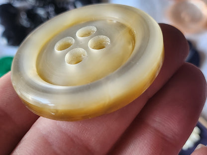Gros  boutons vintage creme imtation nacre 4,5 cm lourd ref 2323