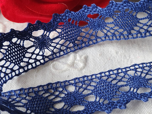 Dentelle vintage bleu  coton 3 métres sur 2,3 cm A6