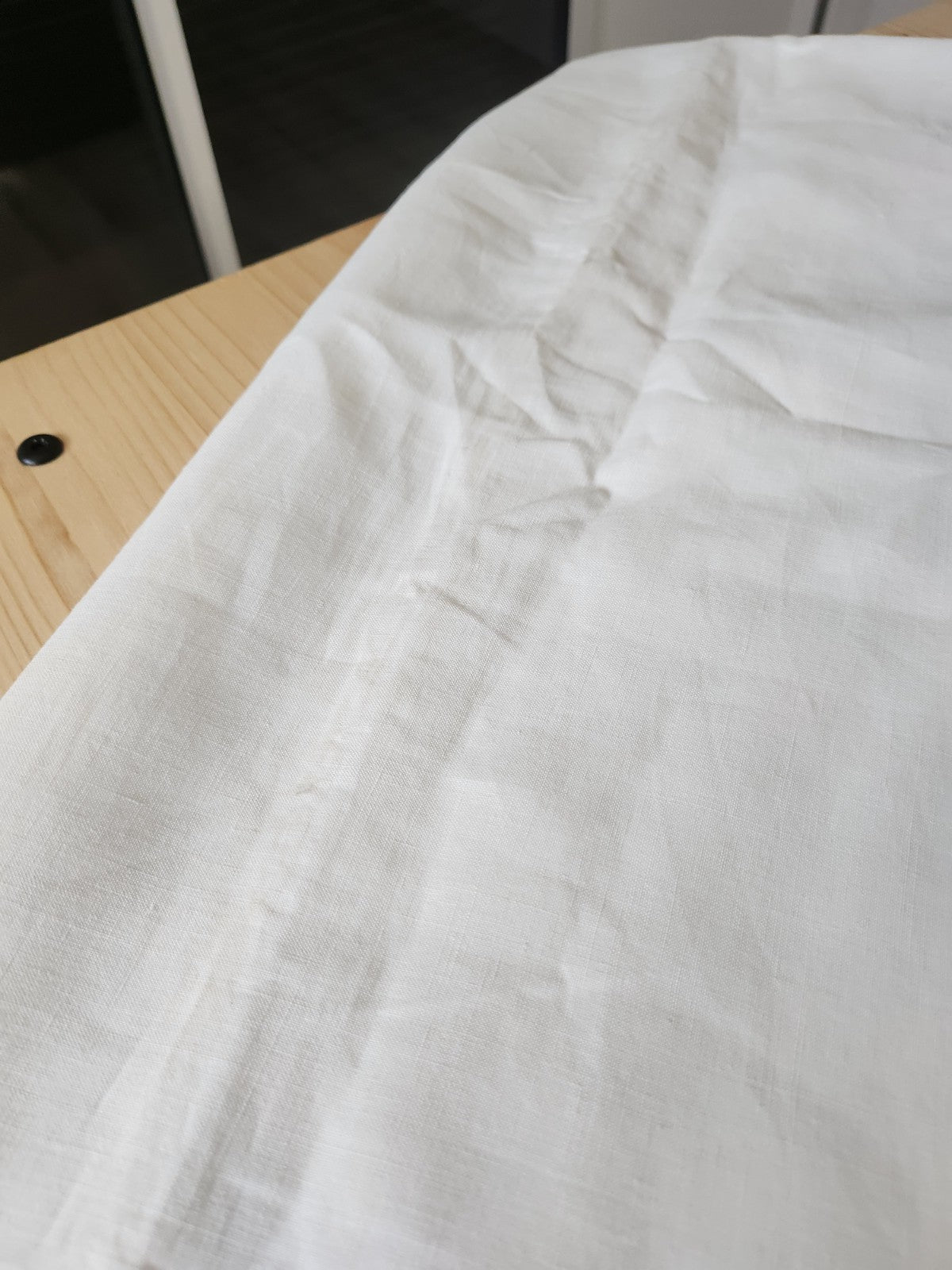 Ancien retour de drap blanc monogramme BB jour échelle découverte  B6