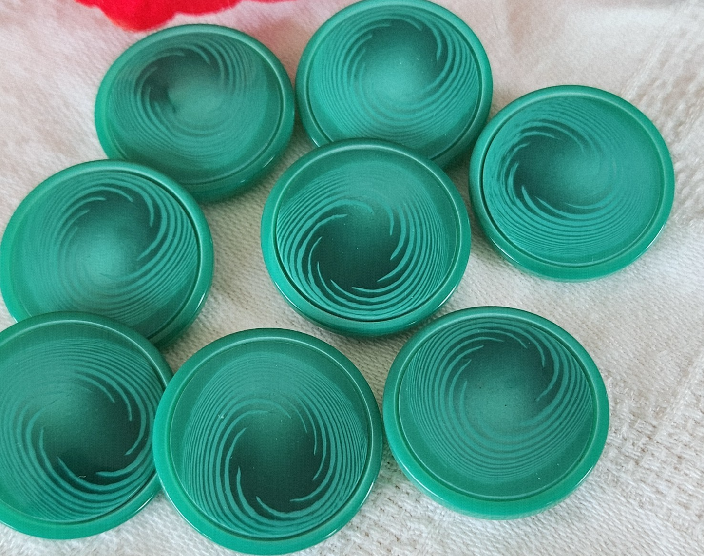 Lot 8 gros boutons vintage camaieu vert pied 2,6 cm ref 5981
