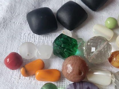 Lot 40 perles anciennes verre nacre panaché 0,7 à 2,2 cm T2
