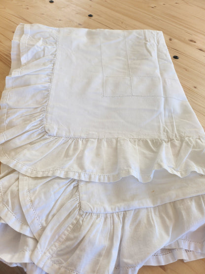 Ancienne housse d'édredon broderie froufrou petit jour B6