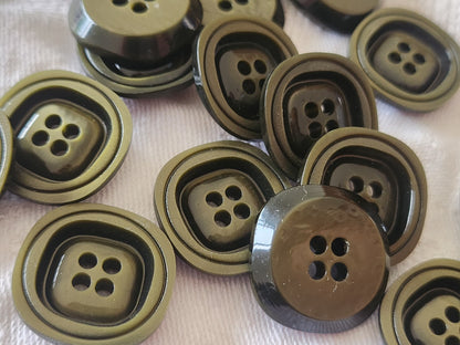 Lot 8 boutons vintage vert lumineux à trous 2 cm ref 3969