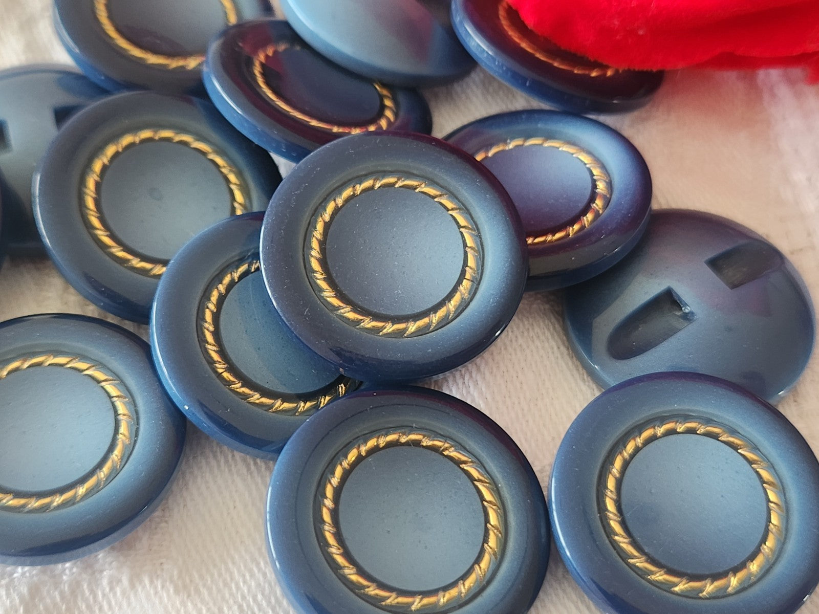 Lot 6 boutons vintage bleu  inclusion doré pied superbe 2,3 cm ref 3968 **