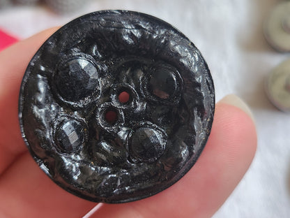 Gros bouton ancien vintage noir resine strass en verre parurier 3,5 cm  ref 1129