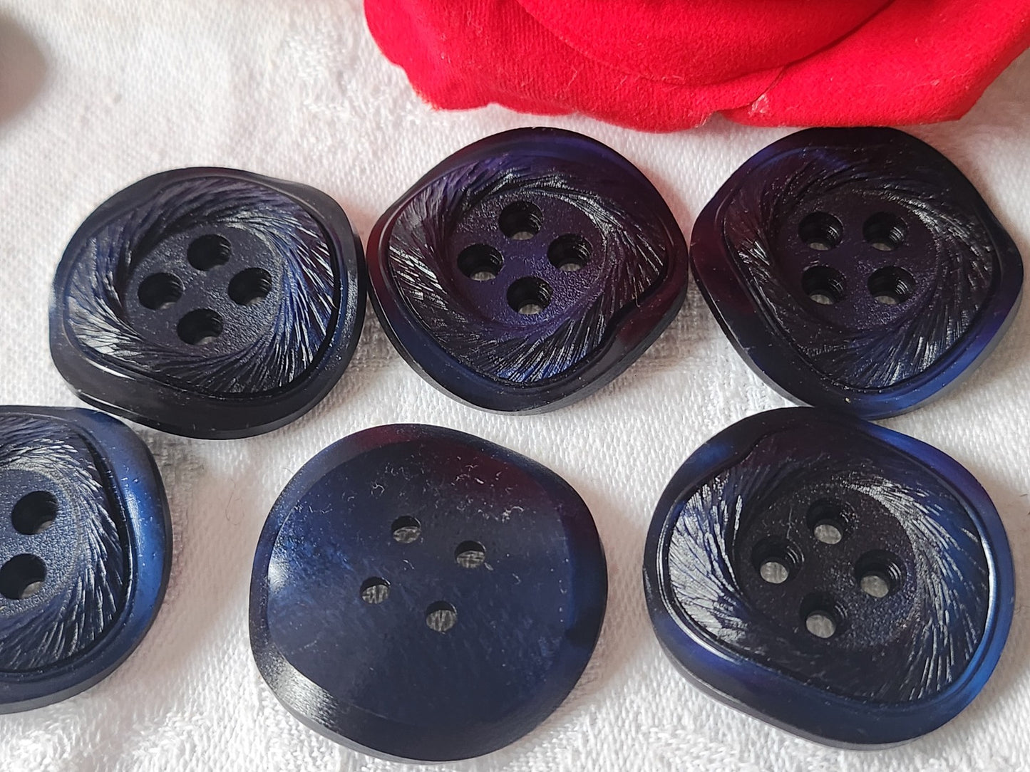 Lot 6 gros boutons anciens bleu texturé courbé vintage diamètre 3,3 cm  ref 1475