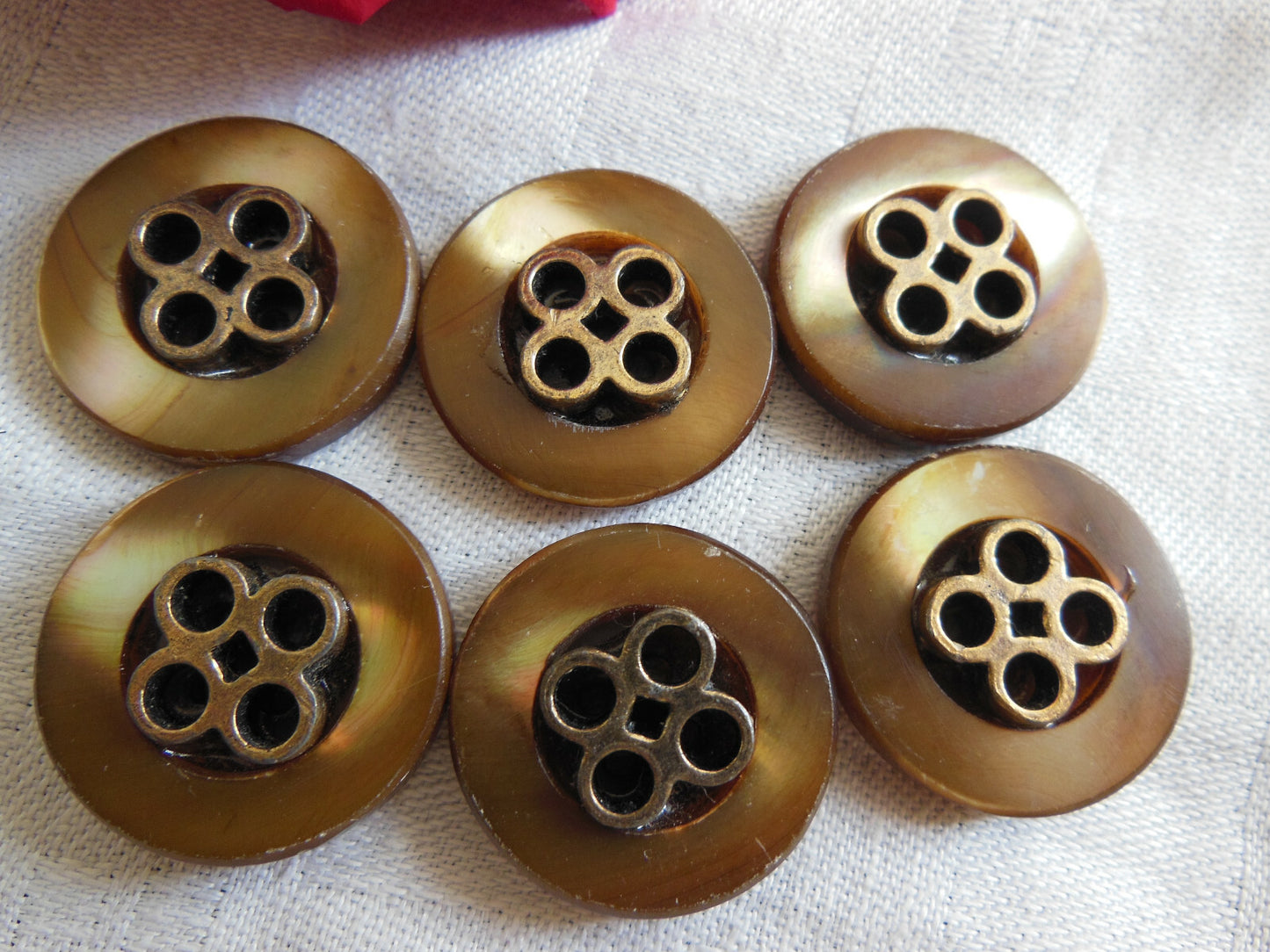 Lot 6 originaux boutons en nacre marron cœur métal épais 2,1 cm ref 5232