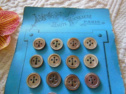 Plaque 24 boutons anciens en nacre gris 1,2 cm année 20/30 N°7