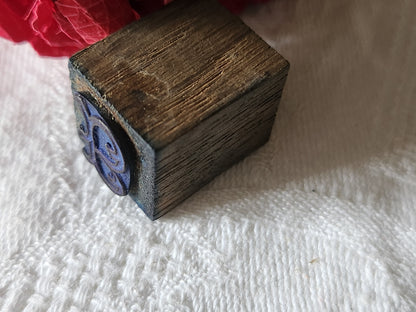 Mini tampon ancien monogramme B  broderie feston collection couture mercerie
