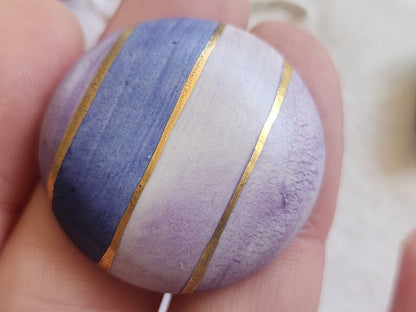 Enorme bouton vintage céramique parurier collection 3,3 cm pied violet G2O