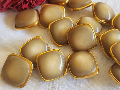 Lot 6 volumineux boutons vintage marron carré doré  pied  1,9 cm ref 357