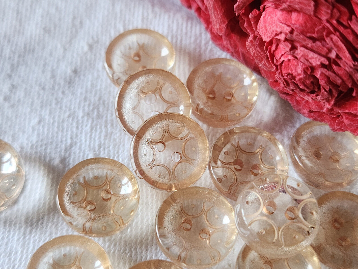Lot 15 boutons vintage transparent lucite ocre  peint 1,2  cm  ref 3206