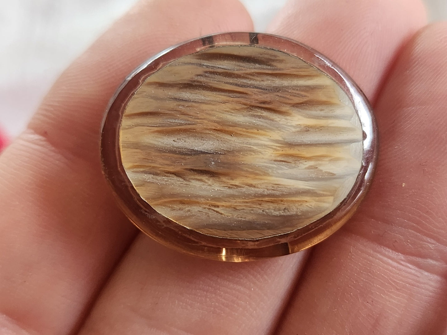 Original bouton vintage ovale cabochon en nacre oeil 2,4 sur 2,8 cm G8B