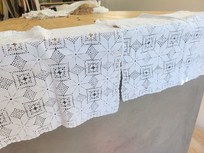 Lot 2 grands napperons anciens crochet blanc 47 sur 47 et 43 sur 44 cm B7