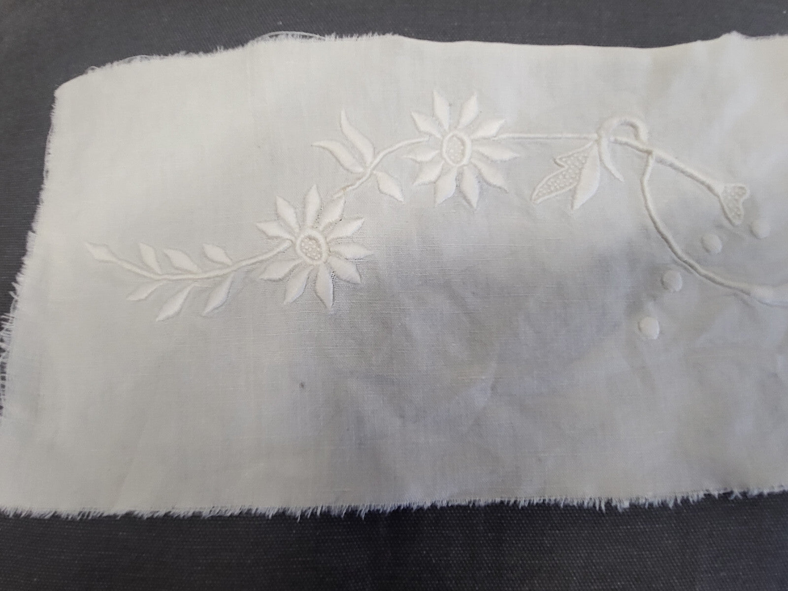 longue broderie ancienne feston pour création incrustation 24 cm  B6