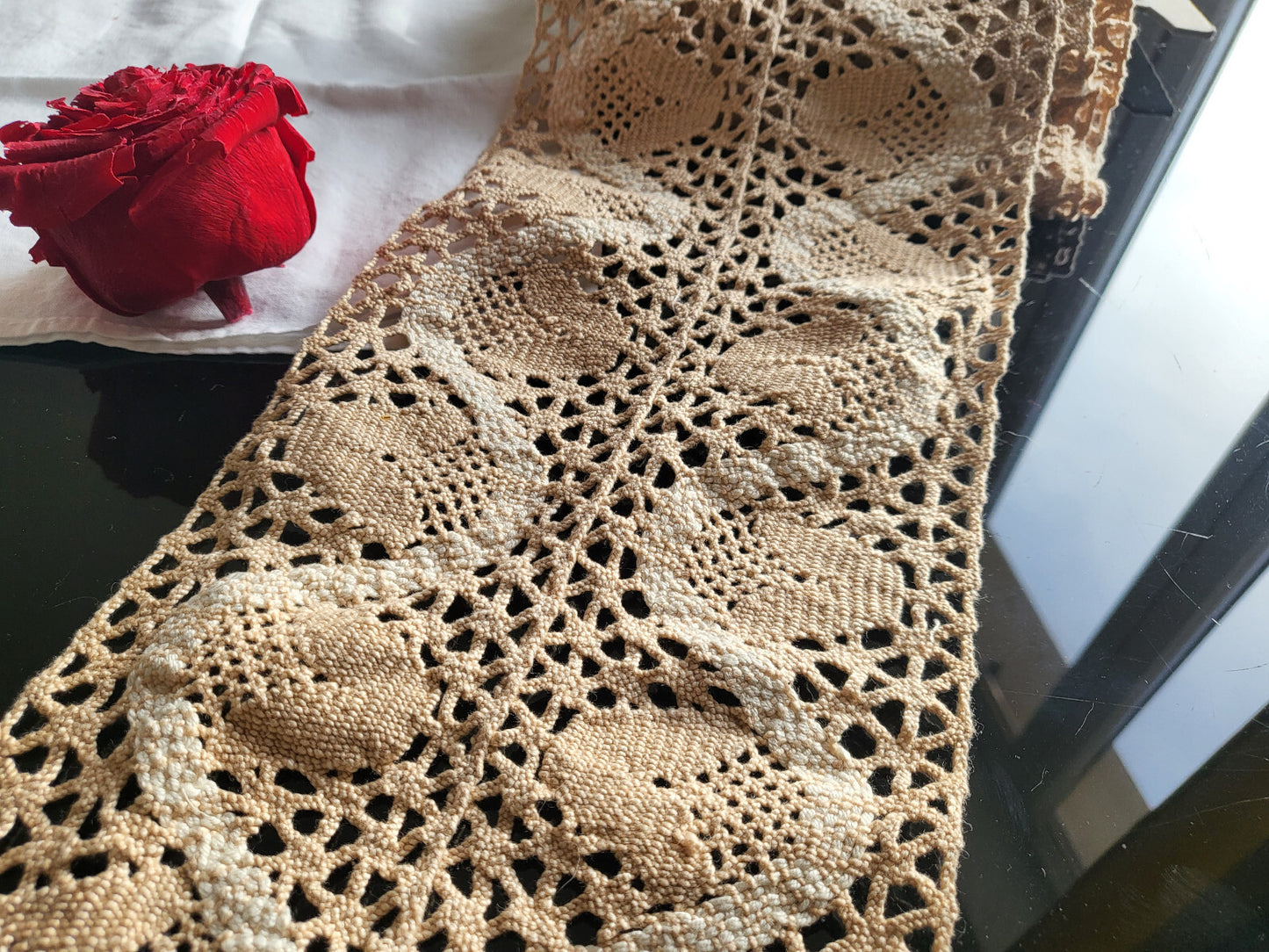 Ancienne dentelle large épaisse bi  blancentre deux  2 mètres  sur 16,5 cm B6
