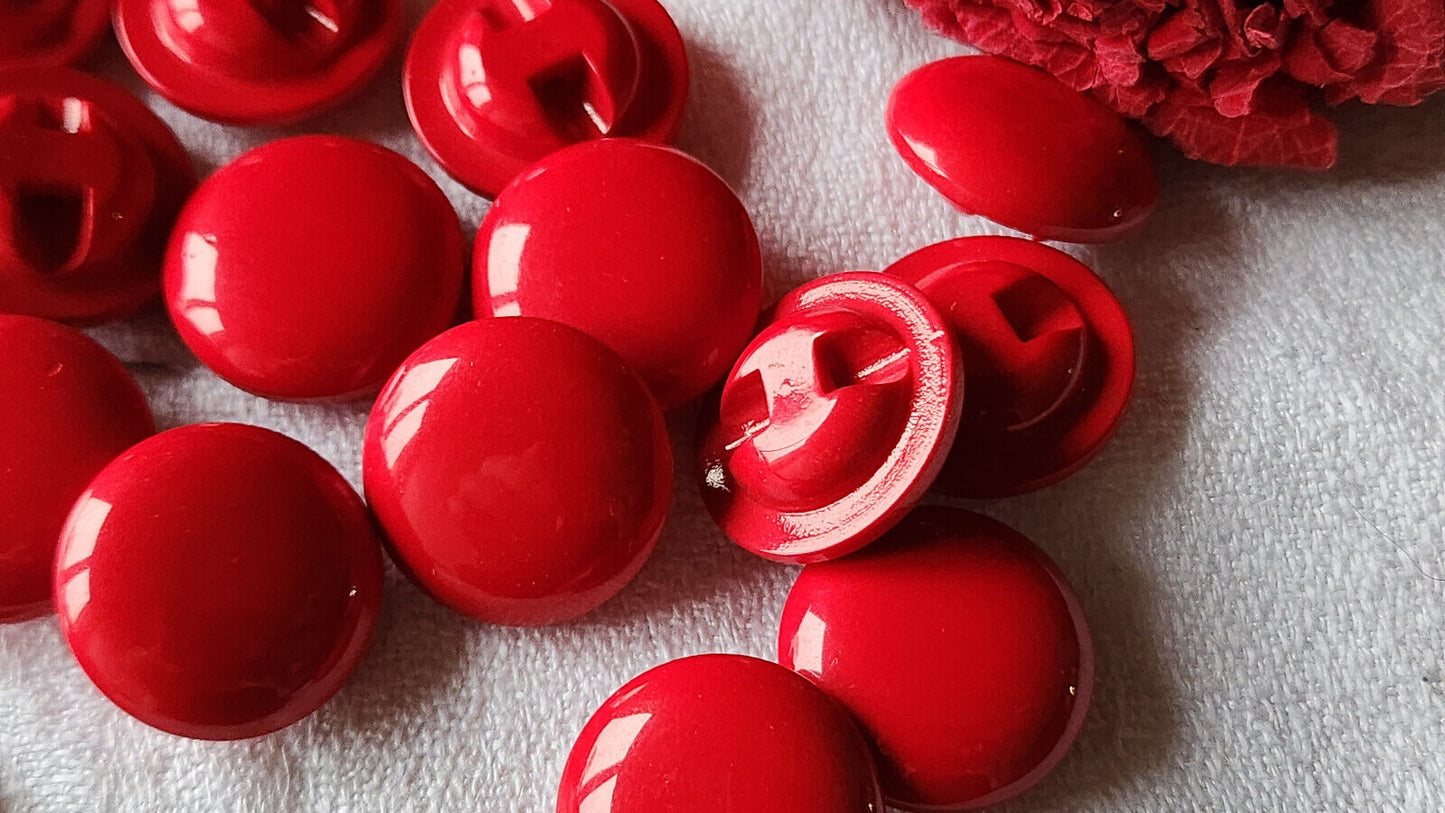 Lot 10 boutons vintage rouge à pied jolis bombé 1,8 cm ref 2301