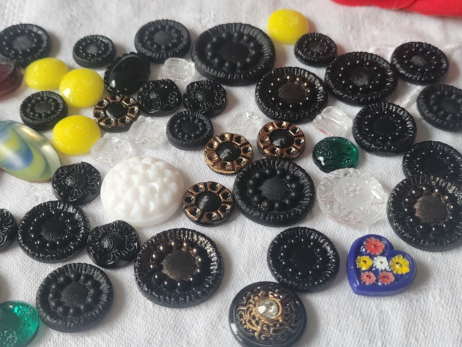 Lot 50 cabochons anciens en verre vintage panaché N°2   T2