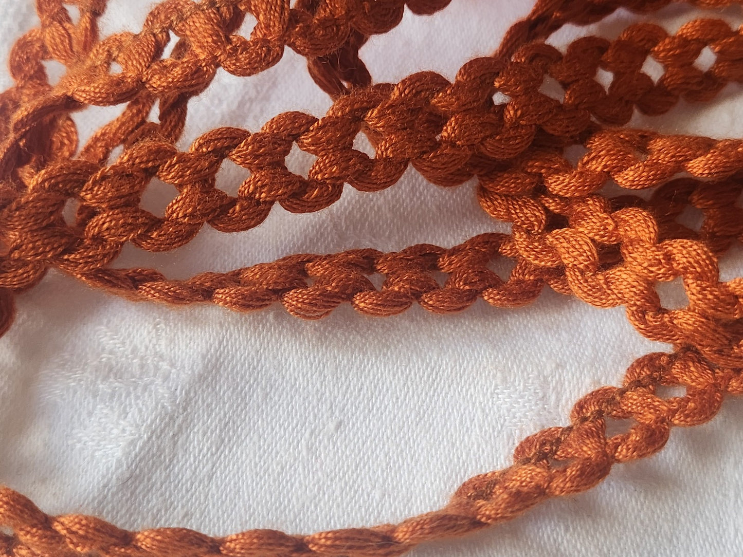 Galon vintage marron  3 métres  sur 1,3 cm A3