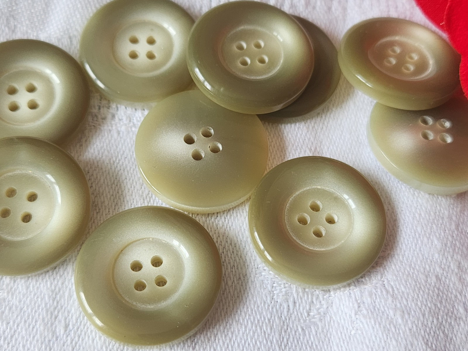 Lot 9 boutons vintage gris à trous 2,2 cm ref 2299