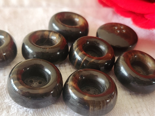 Lot 8 haut boutons vintage marron foncé effet corne trous 1,9 cm ref 3973