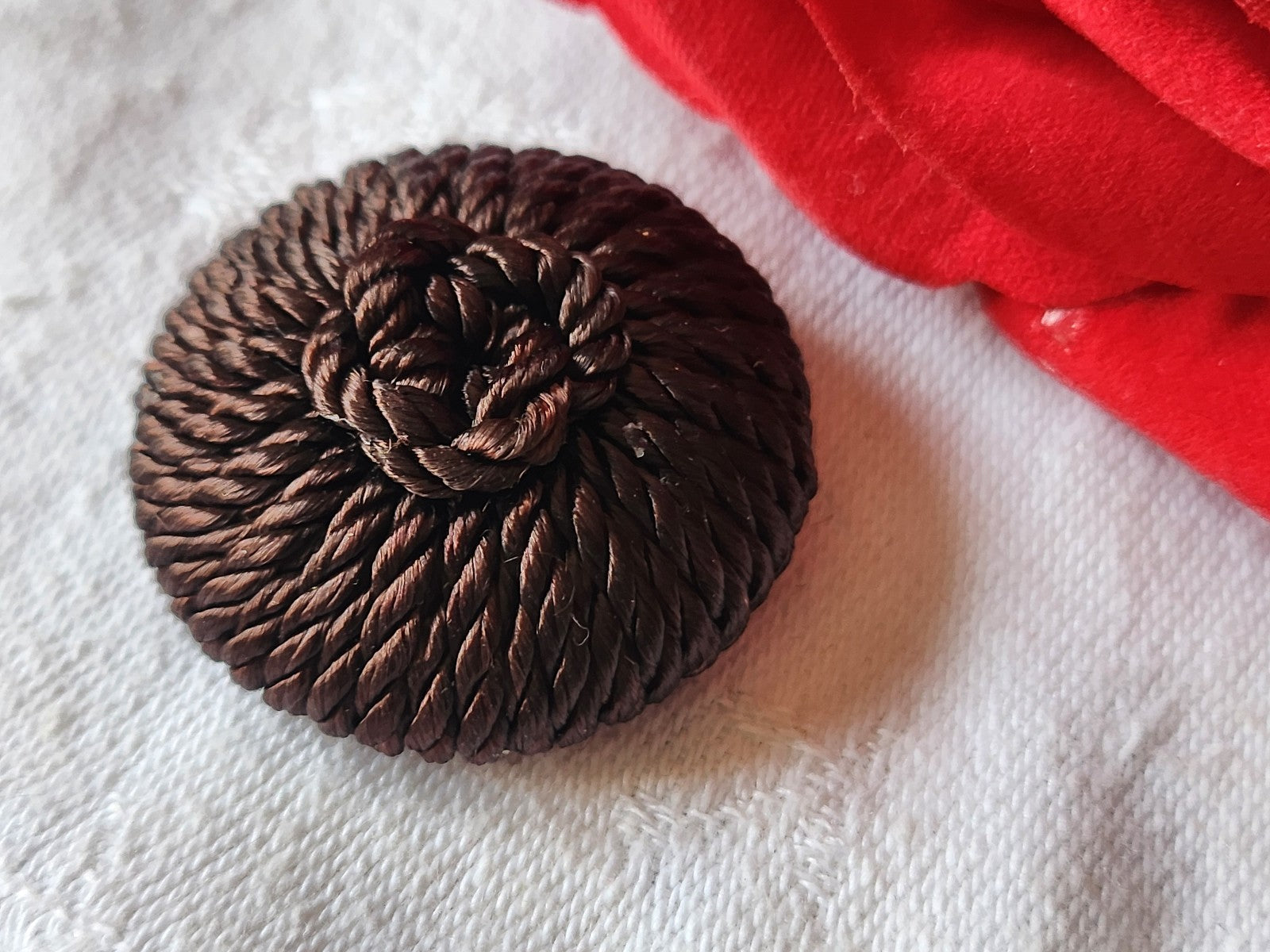Enorme bouton ancien en  passementerie marron vintage pied 3,2 cm D4N