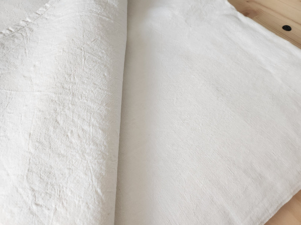 Ancien drap petit monogramme HK jour tiré B5