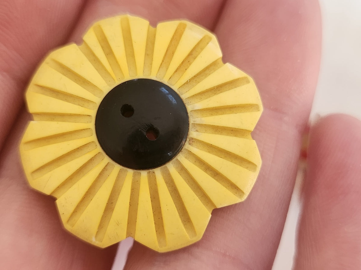Collection gros bouton ancien fleur jaune noir marguerite 3,1 cm 31 mm G3R