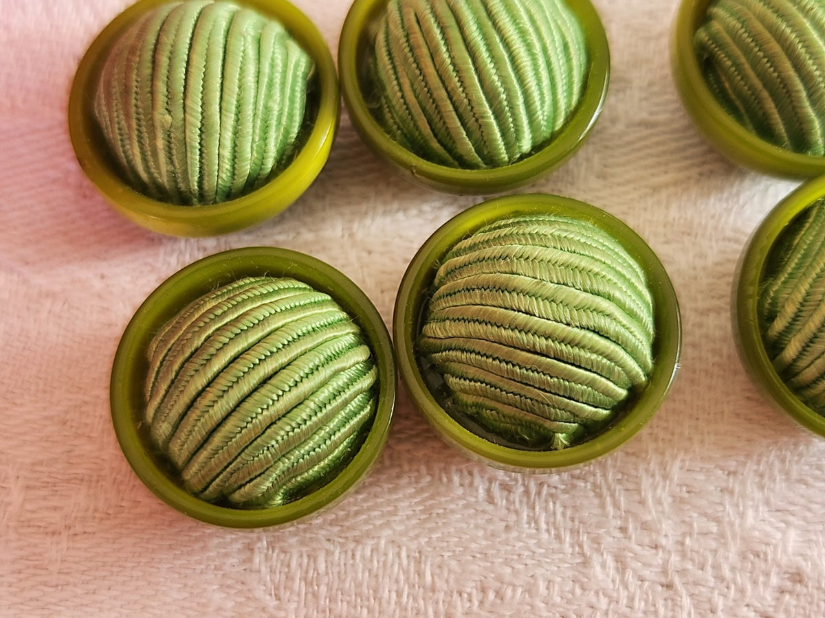 lot 6  boutons vintage coeur passementerie vert pétillant 1,8 cm ref 6604