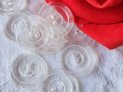 Lot 9 boutons vintage transparent à trous 2,1 cm ref 3927