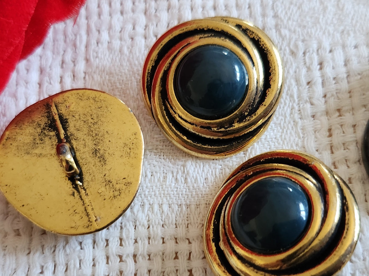 Trio gros boutons anciens en metal coeur 2,4 cm lourd bleu  ref 6543